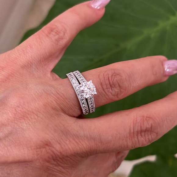 14k Solid Real white gold 2pc engagement ring - Picture 5 of 17